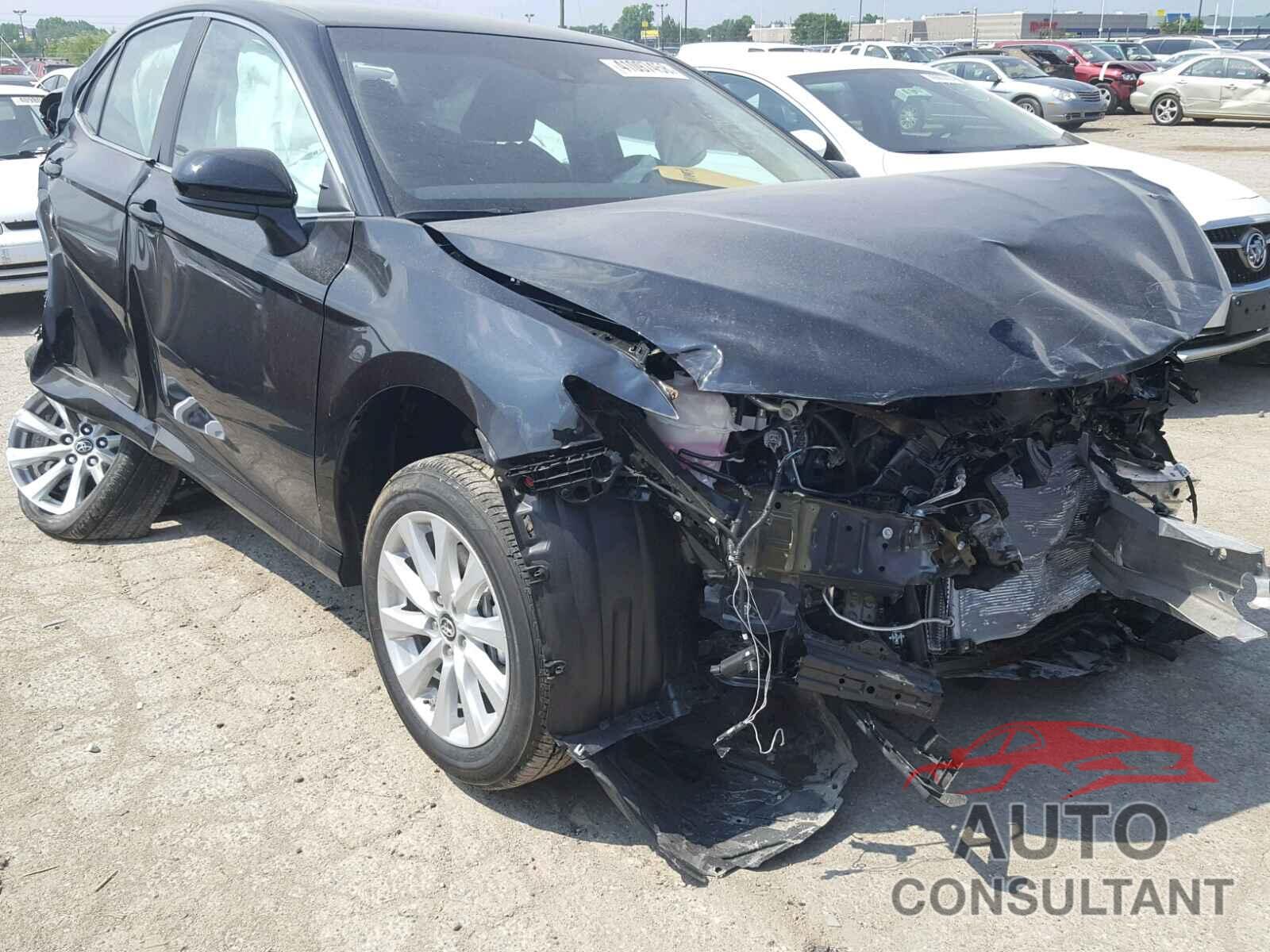 TOYOTA CAMRY 2018 - 4T1B11HK9JU138398