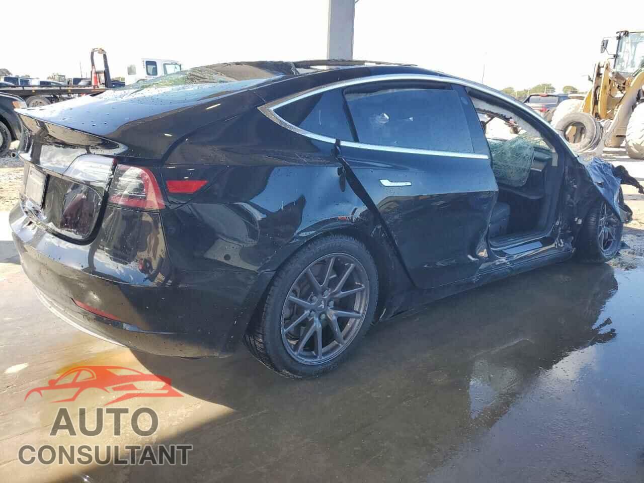 TESLA MODEL 3 2019 - 5YJ3E1EA5KF298099