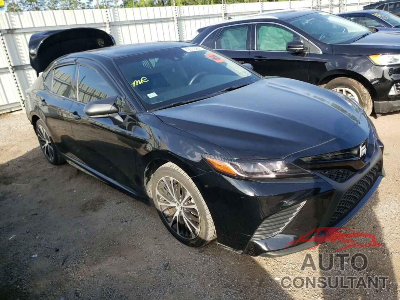 TOYOTA CAMRY 2018 - 4T1B11HK1JU035587