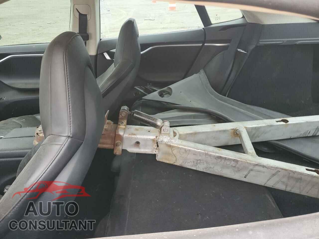 TESLA MODEL S 2013 - 5YJSA1DN7DFP19805