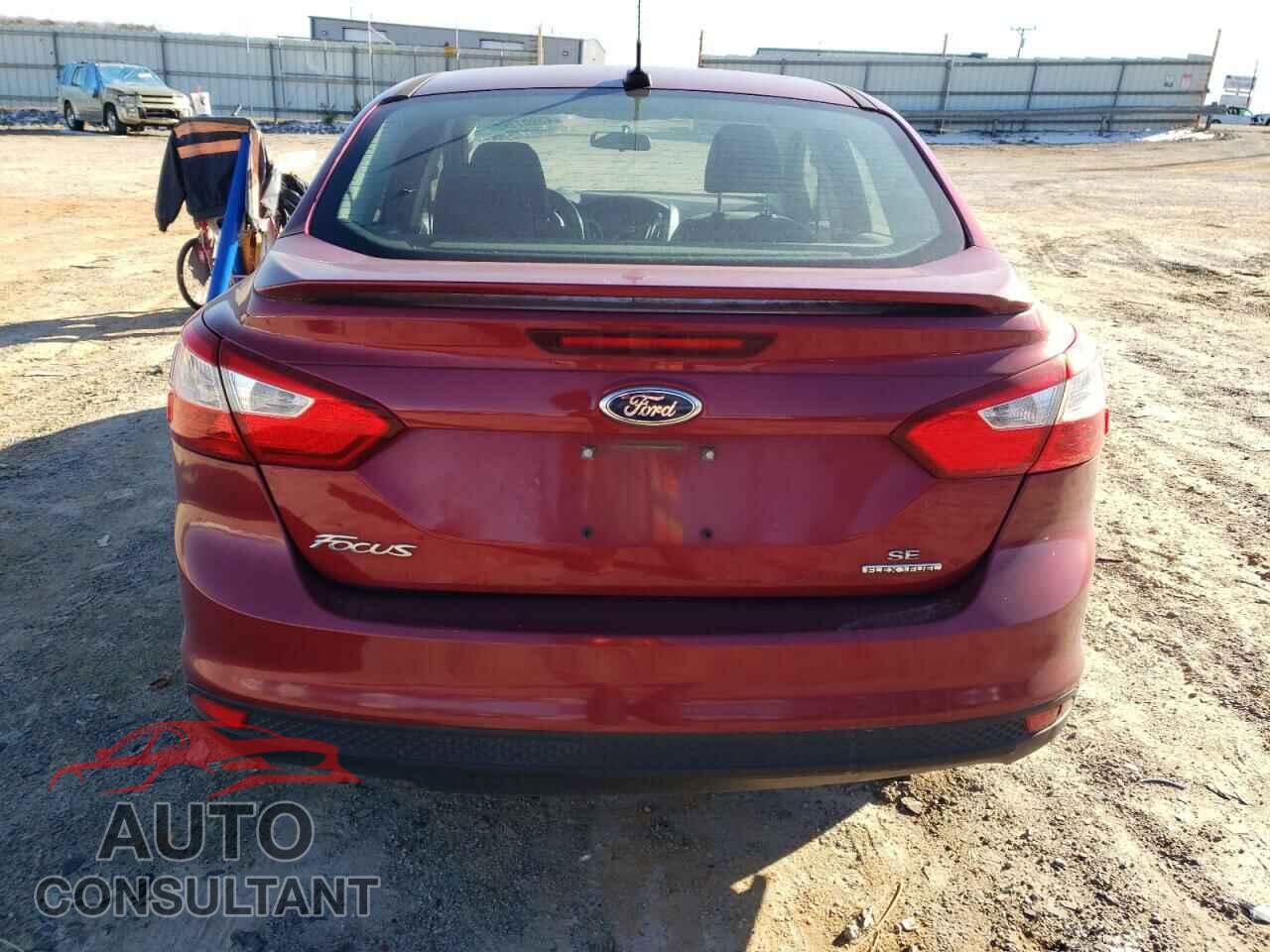 FORD FOCUS 2014 - 1FADP3F29EL388140
