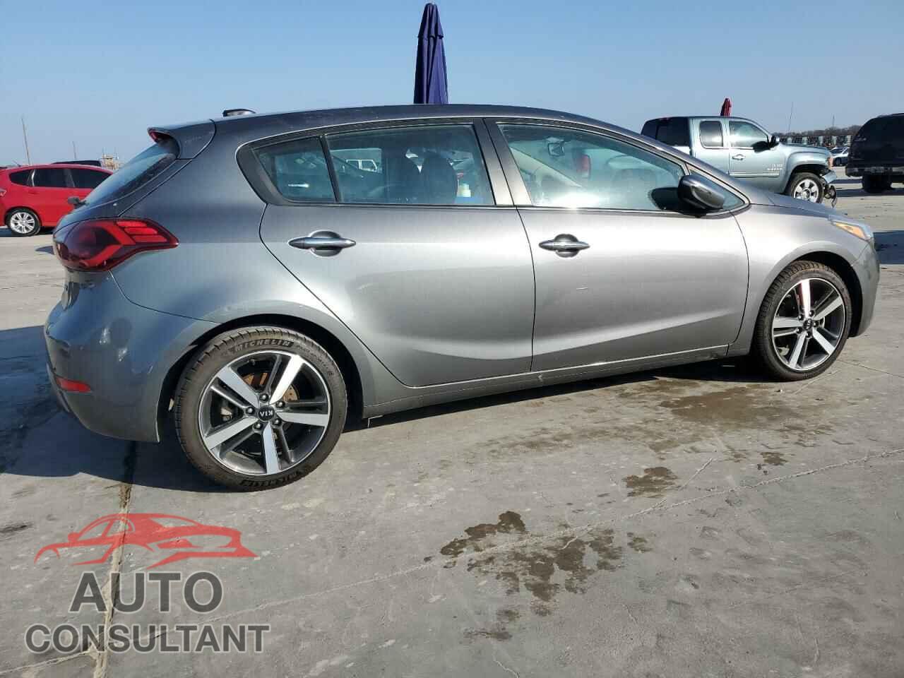 KIA FORTE 2017 - KNAFX5A86H5706330