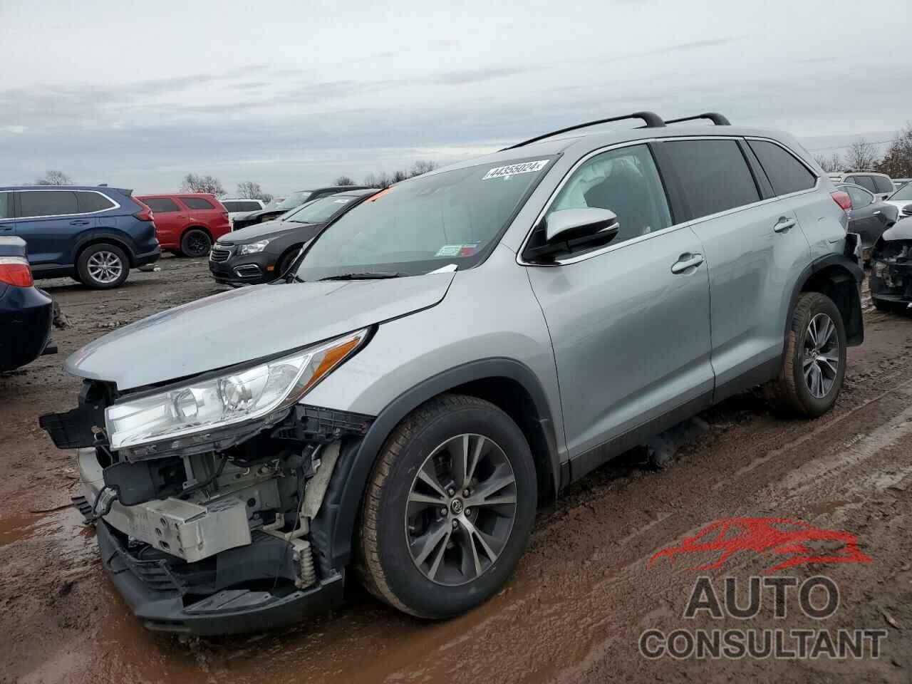 TOYOTA HIGHLANDER 2019 - 5TDBZRFH0KS922803