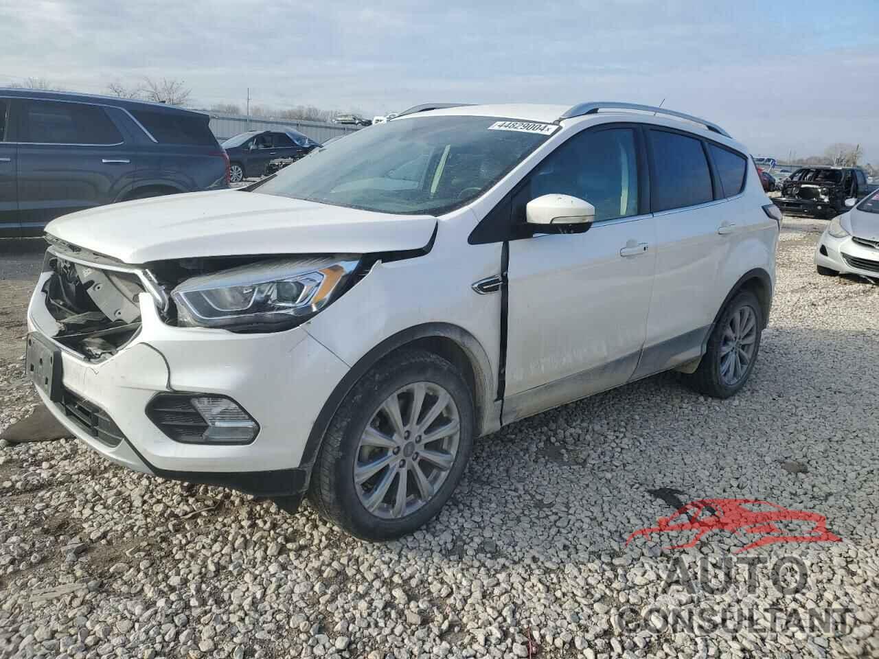 FORD ESCAPE 2017 - 1FMCU9J90HUD84784