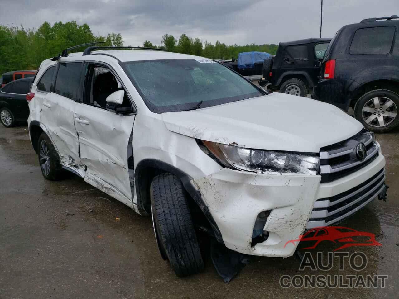 TOYOTA HIGHLANDER 2018 - 5TDZARFH9JS034345