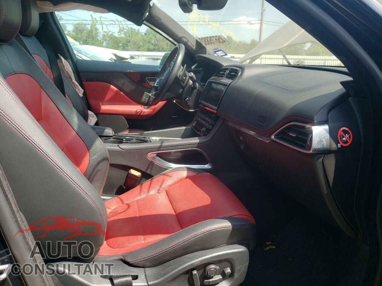 JAGUAR F-PACE 2017 - SADCL2BV9HA081096