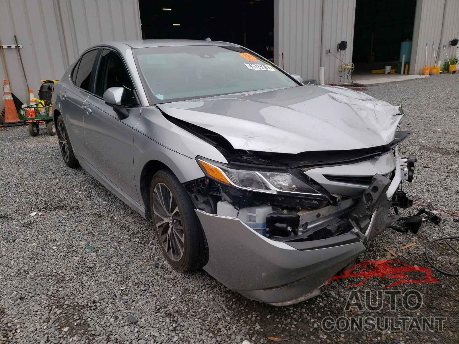 TOYOTA CAMRY 2018 - 4T1B11HK5JU040436