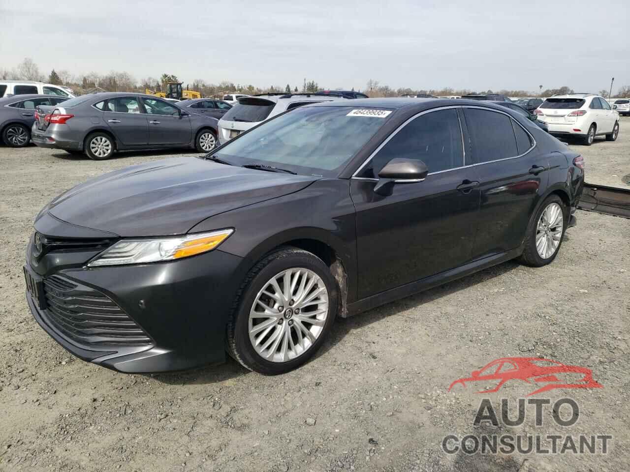 TOYOTA CAMRY 2018 - 4T1B11HK7JU071784
