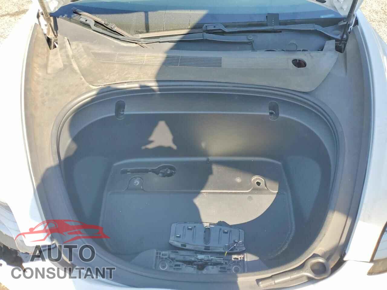 TESLA MODEL 3 2020 - 5YJ3E1EB2LF651585