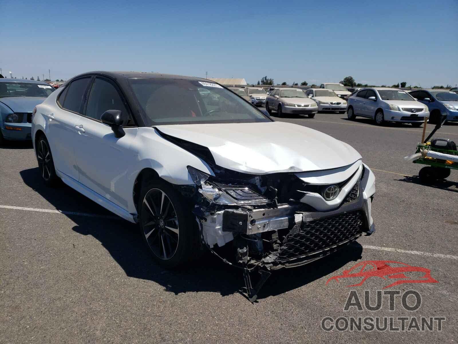 TOYOTA CAMRY 2018 - 4T1B61HKXJU109932