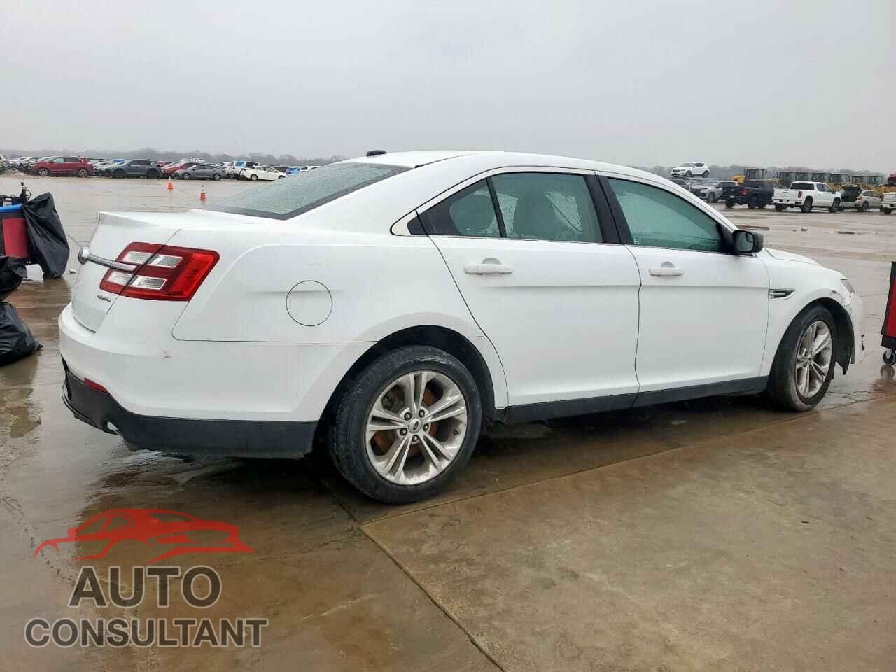 FORD TAURUS 2015 - 1FAHP2D86FG184232