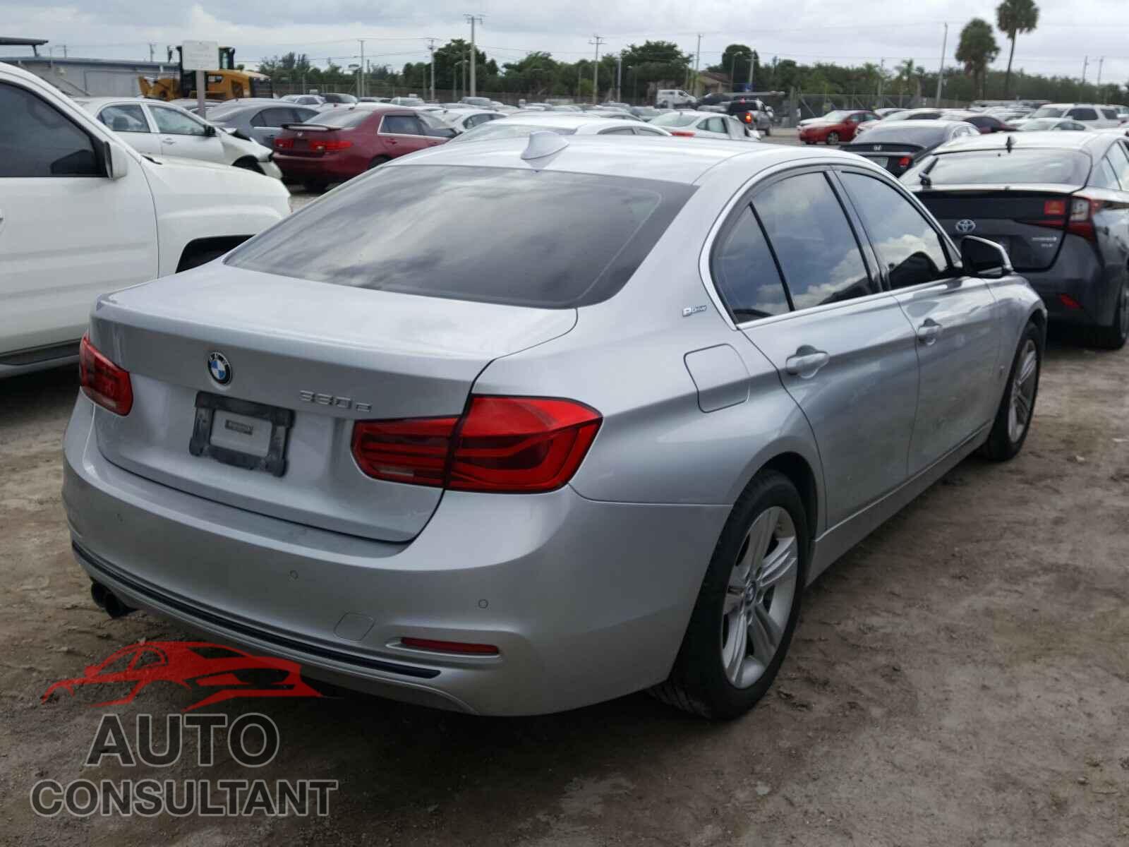 BMW 3 SERIES 2017 - WBA8E1C55HK480308