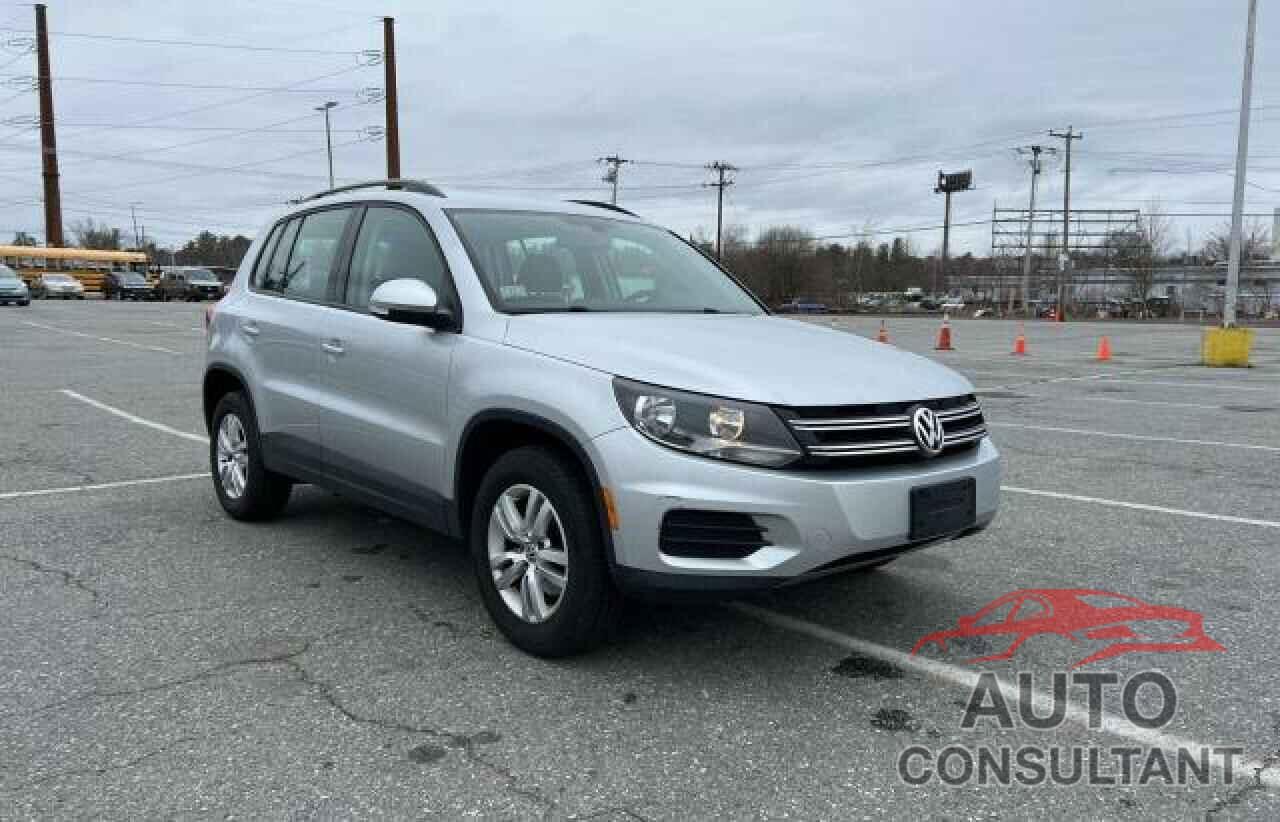 VOLKSWAGEN TIGUAN 2016 - WVGBV7AX7GW534758