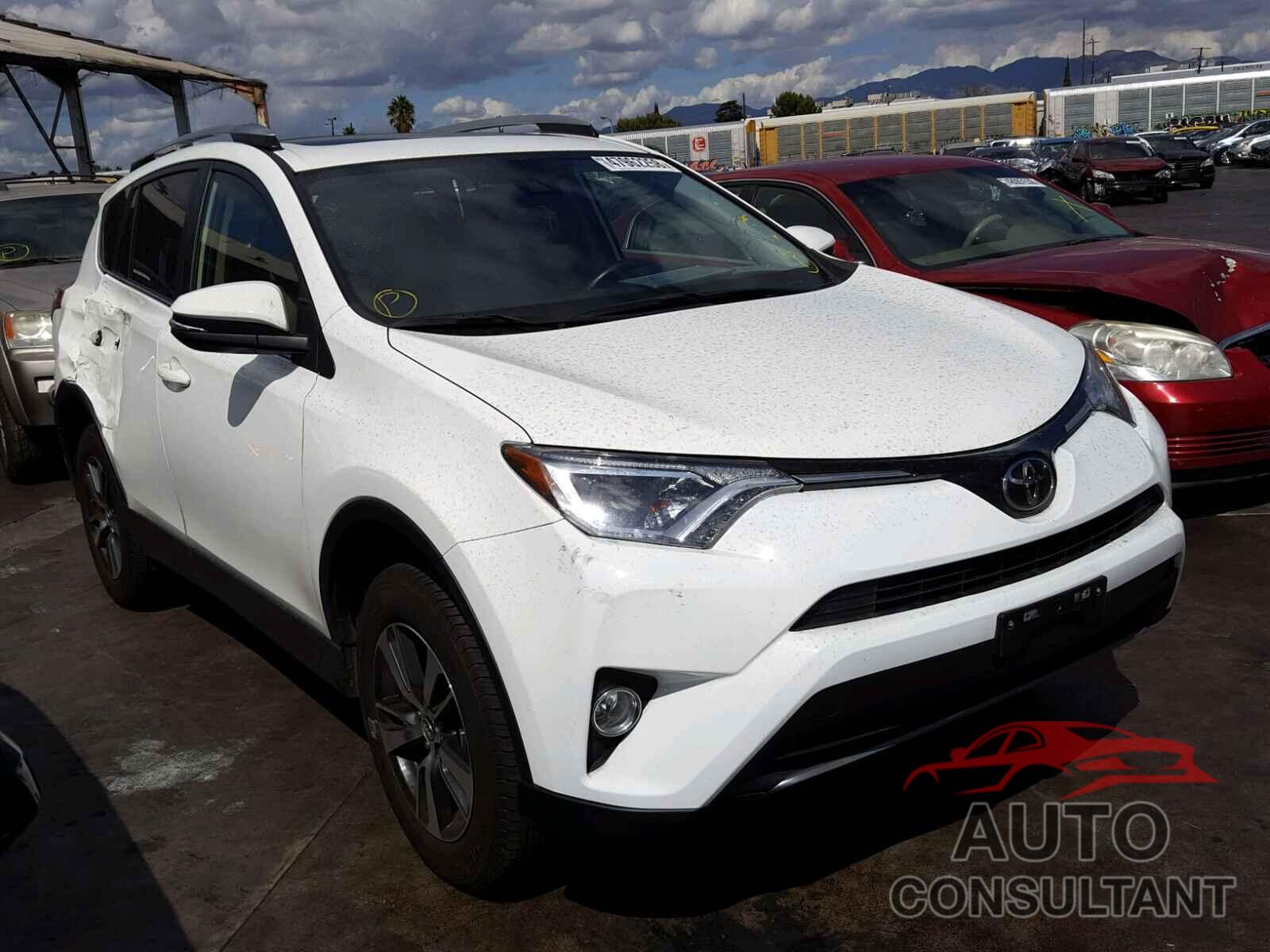 TOYOTA RAV4 XLE 2017 - JTMWFREV8HJ130020