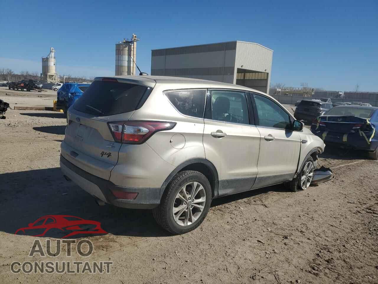 FORD ESCAPE 2017 - 1FMCU9GD2HUC97643
