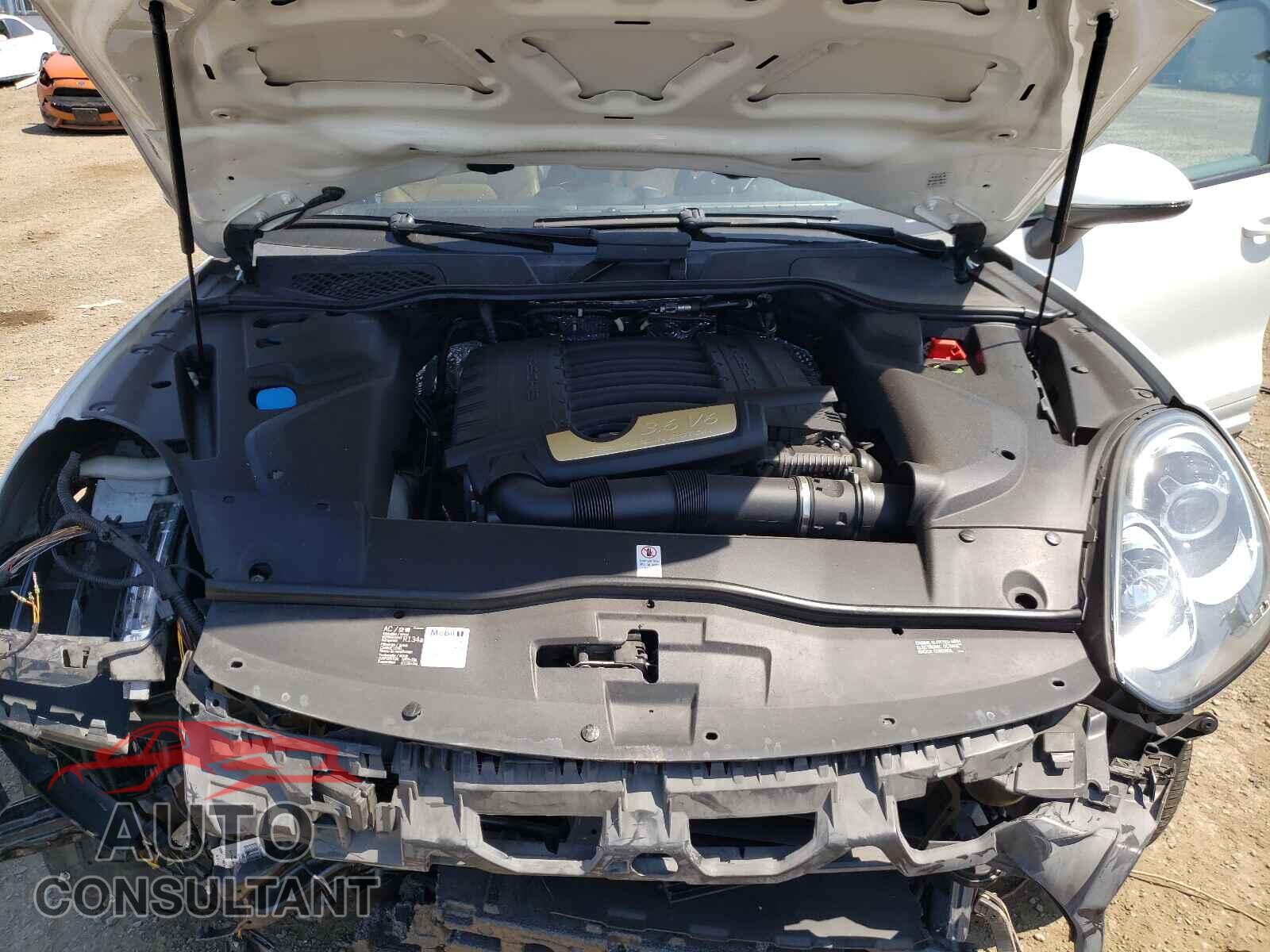 PORSCHE CAYENNE 2016 - WP1AA2A29GKA09208
