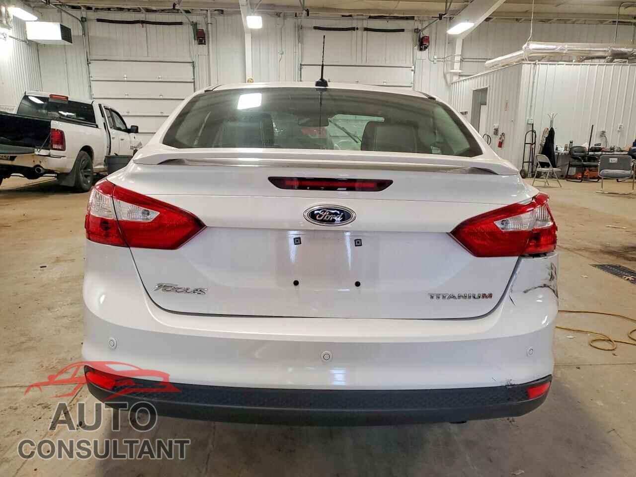 FORD FOCUS 2012 - 1FAHP3J27CL353554