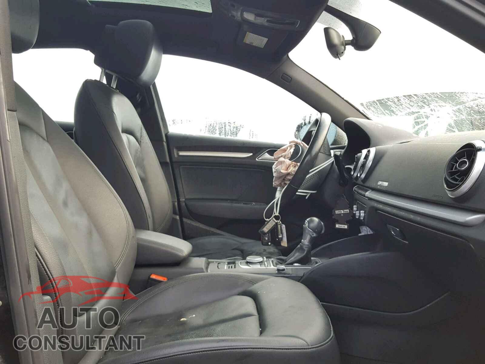 AUDI A3 2017 - WAUAUGFF0H1057671
