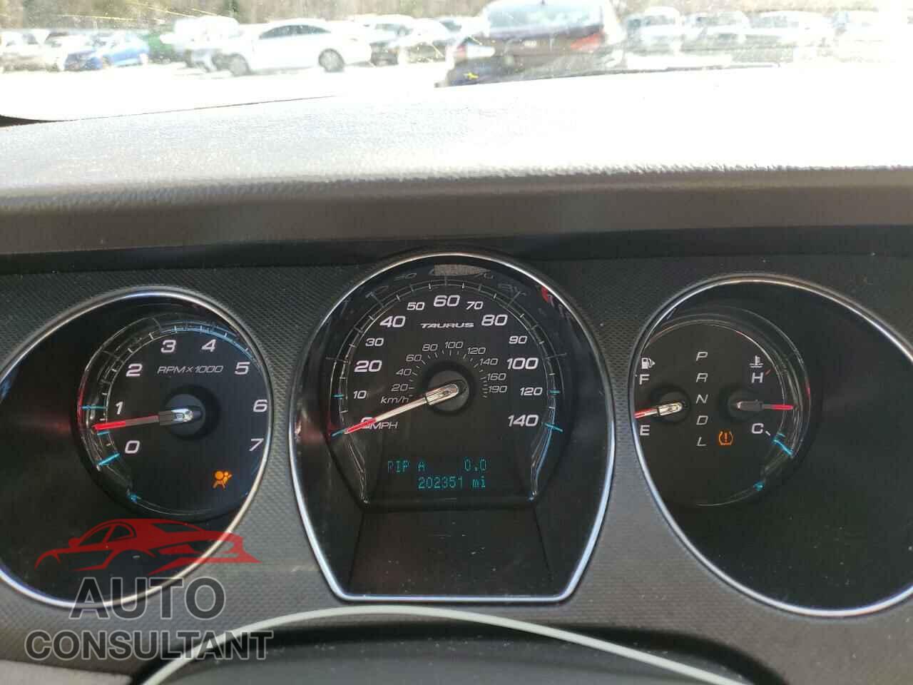 FORD TAURUS 2012 - 1FAHP2DW2CG120196