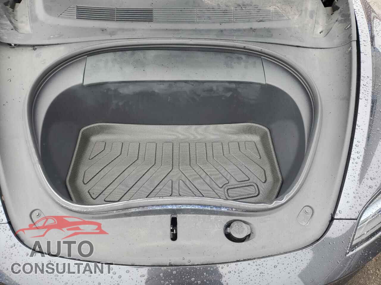 TESLA MODEL 3 2024 - 5YJ3E1EA8RF768975
