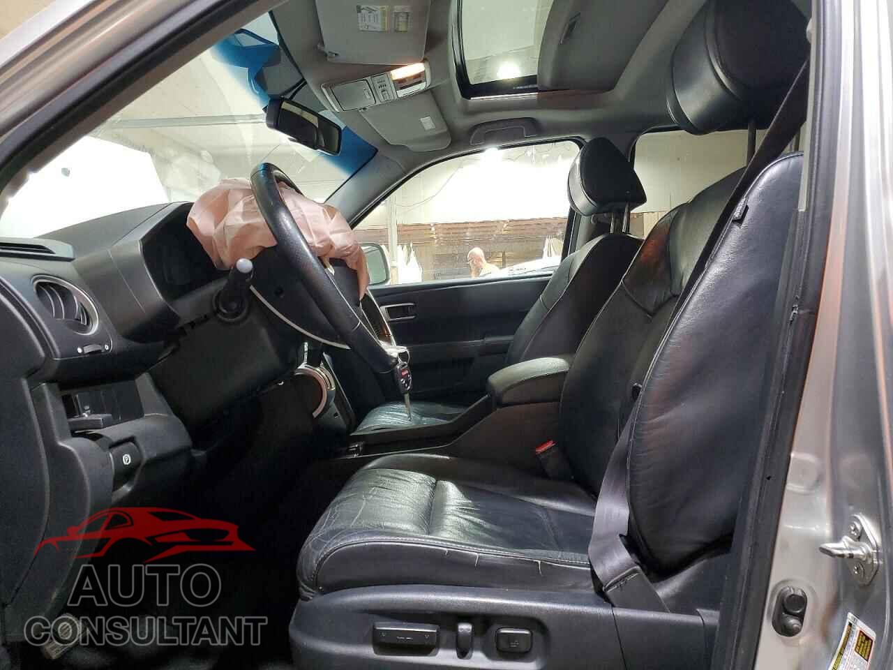 HONDA PILOT 2011 - 5FNYF4H58BB017724
