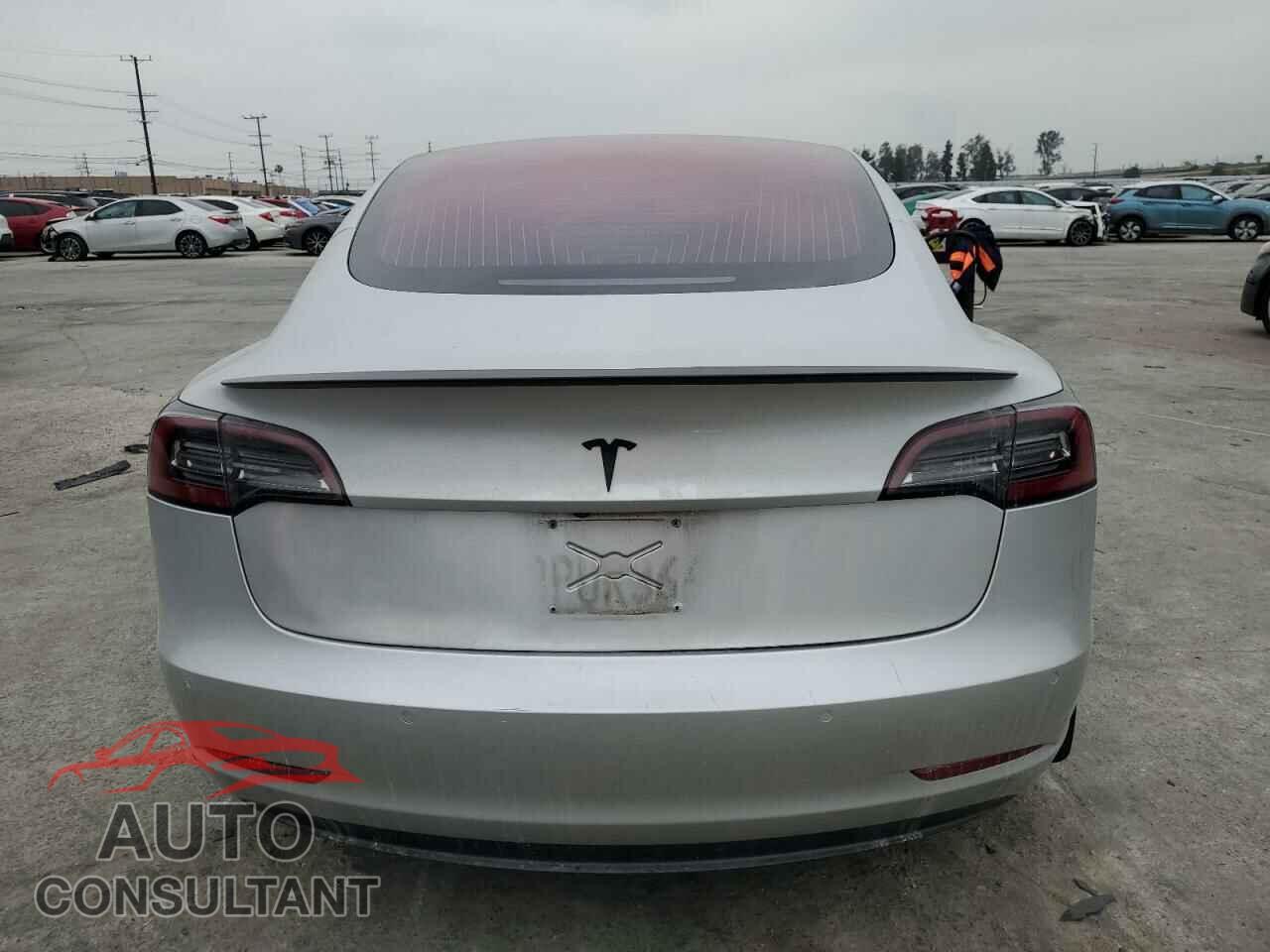 TESLA MODEL 3 2018 - 5YJ3E1EA8JF007870