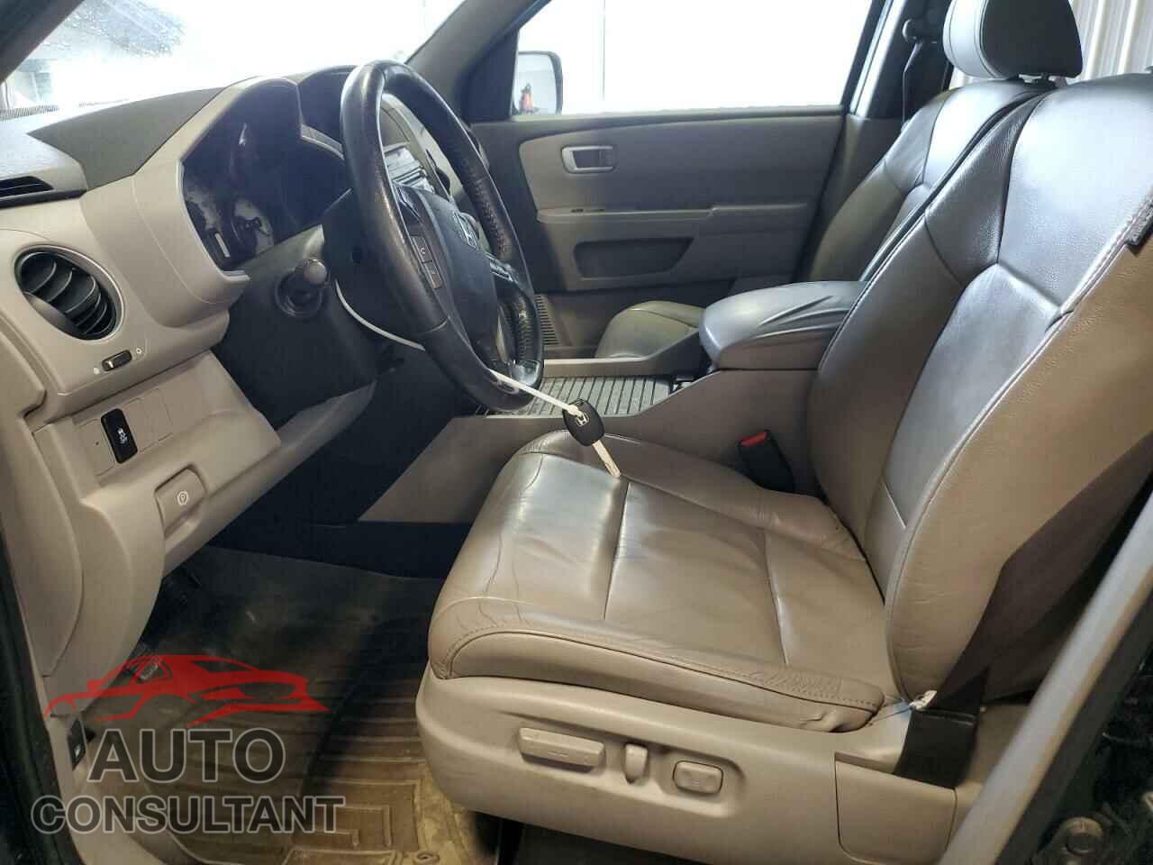 HONDA PILOT 2015 - 5FNYF4H50FB022664