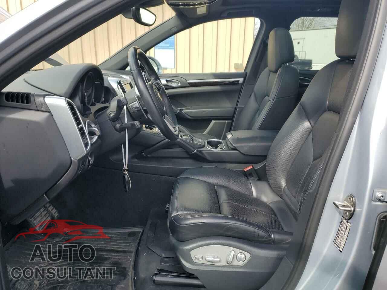 PORSCHE CAYENNE 2016 - WP1AA2A21GKA13351