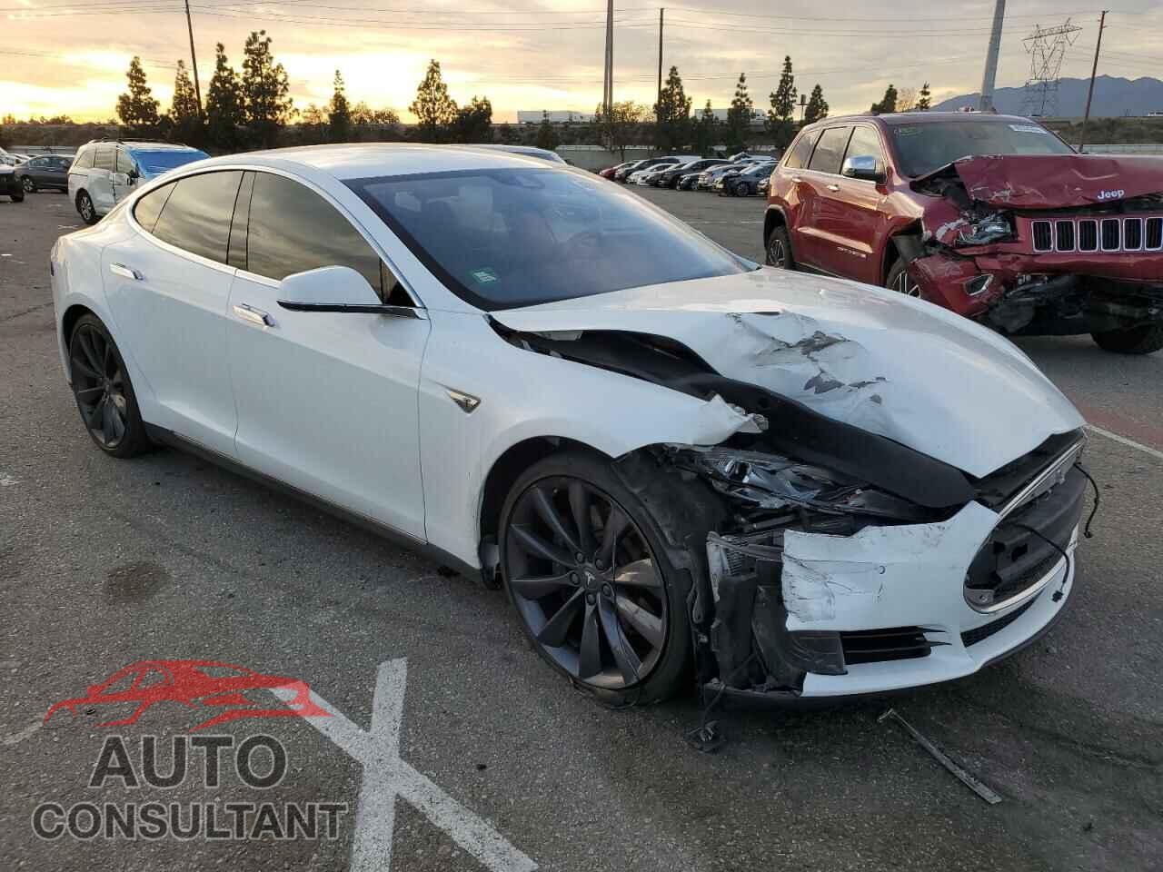 TESLA MODEL S 2016 - 5YJSA1E2XGF122852