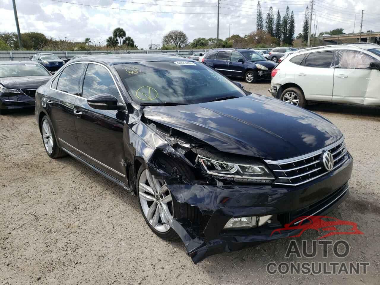 VOLKSWAGEN PASSAT 2018 - 1VWCA7A30JC007717
