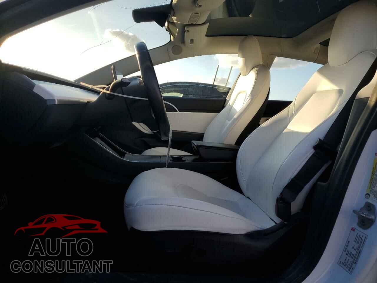 TESLA MODEL 3 2018 - 5YJ3E1EB5JF096970