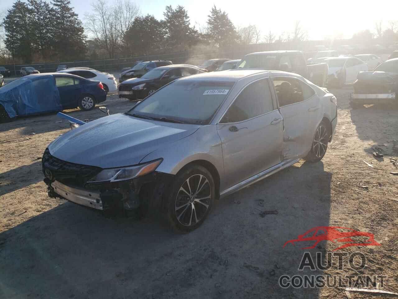 TOYOTA CAMRY 2018 - 4T1B11HK4JU098912