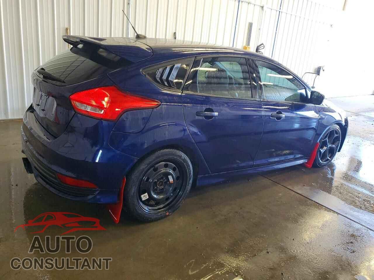 FORD FOCUS 2017 - 1FADP3L95HL262380