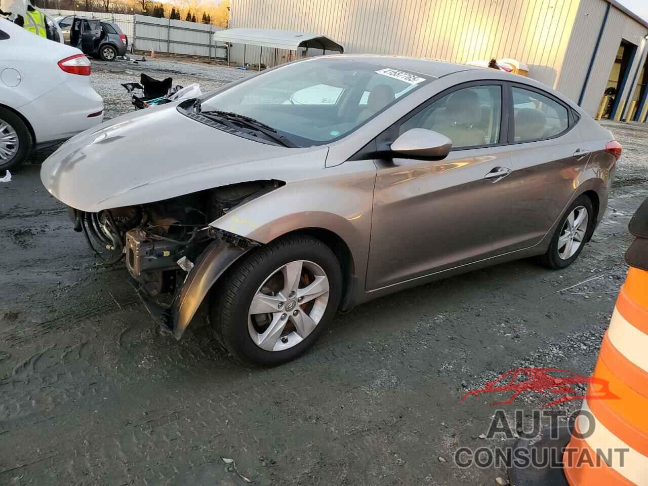 HYUNDAI ELANTRA 2013 - 5NPDH4AE8DH335477