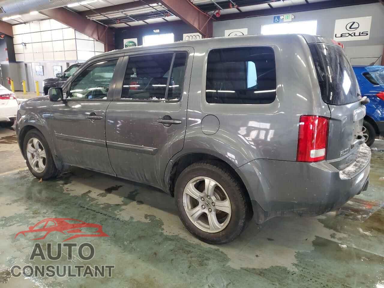 HONDA PILOT 2013 - 5FNYF4H52DB005586