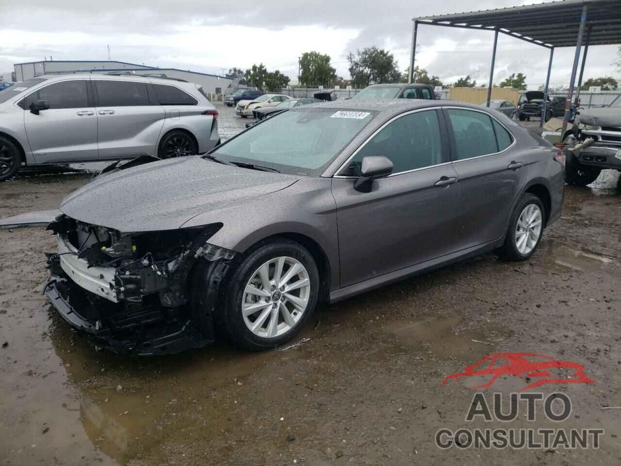 TOYOTA CAMRY 2022 - 4T1C11AK6NU676111
