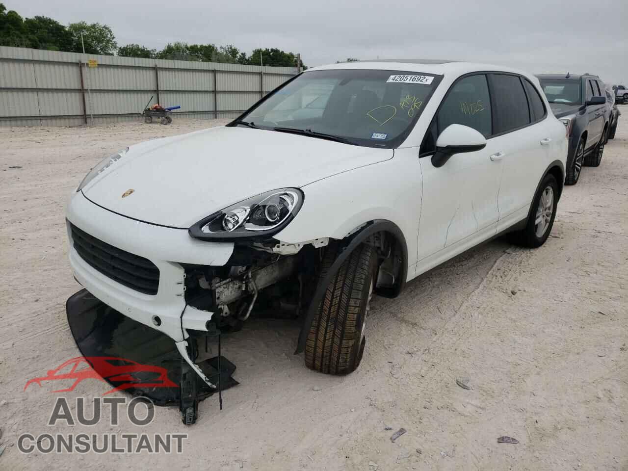 PORSCHE CAYENNE 2016 - WP1AA2A29GKA13095