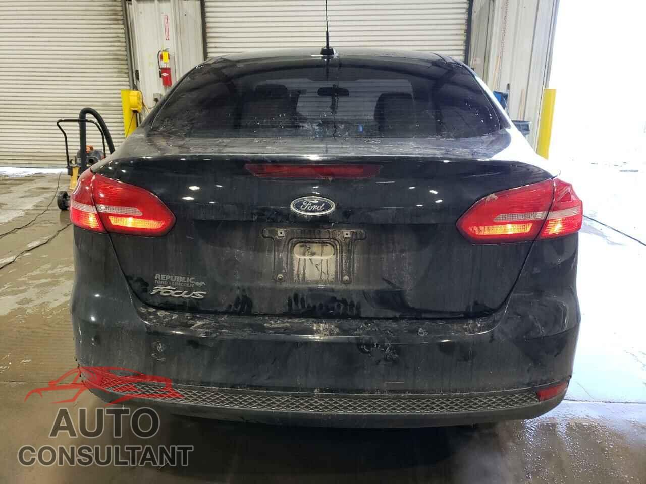 FORD FOCUS 2017 - 1FADP3E22HL228686