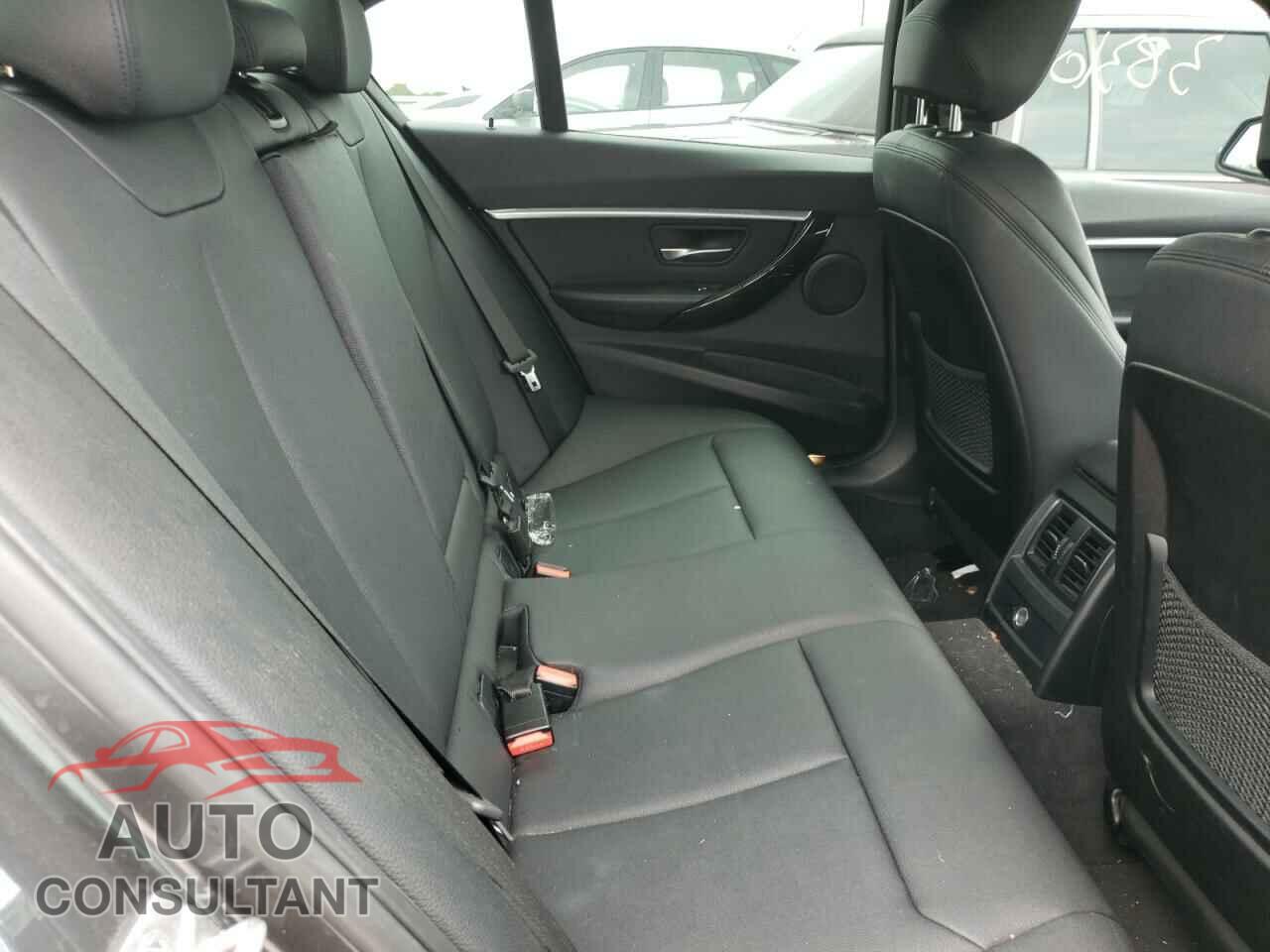 BMW 3 SERIES 2016 - WBA8E3G57GNU04883