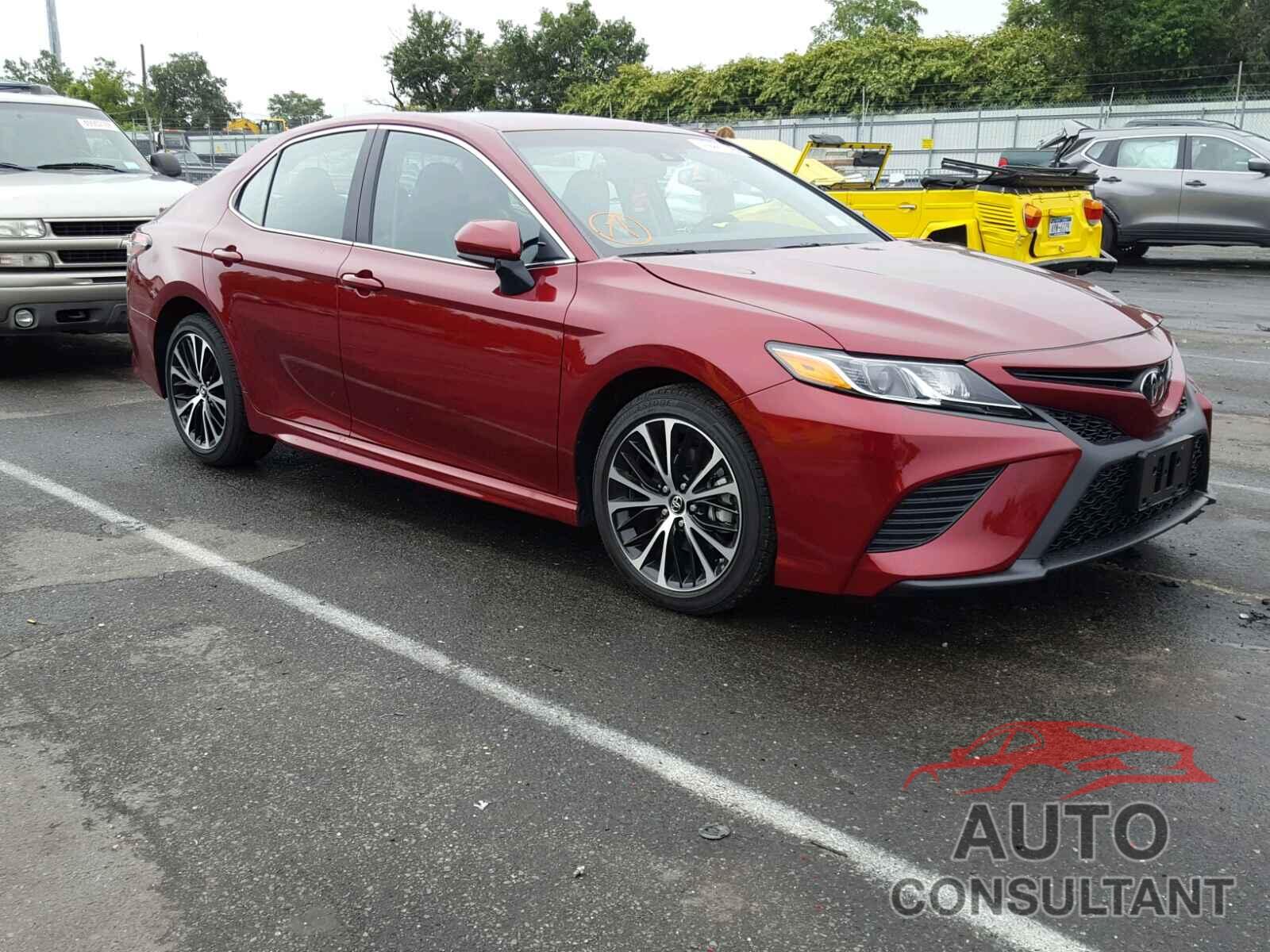 TOYOTA CAMRY 2018 - 4T1B11HK0JU631385