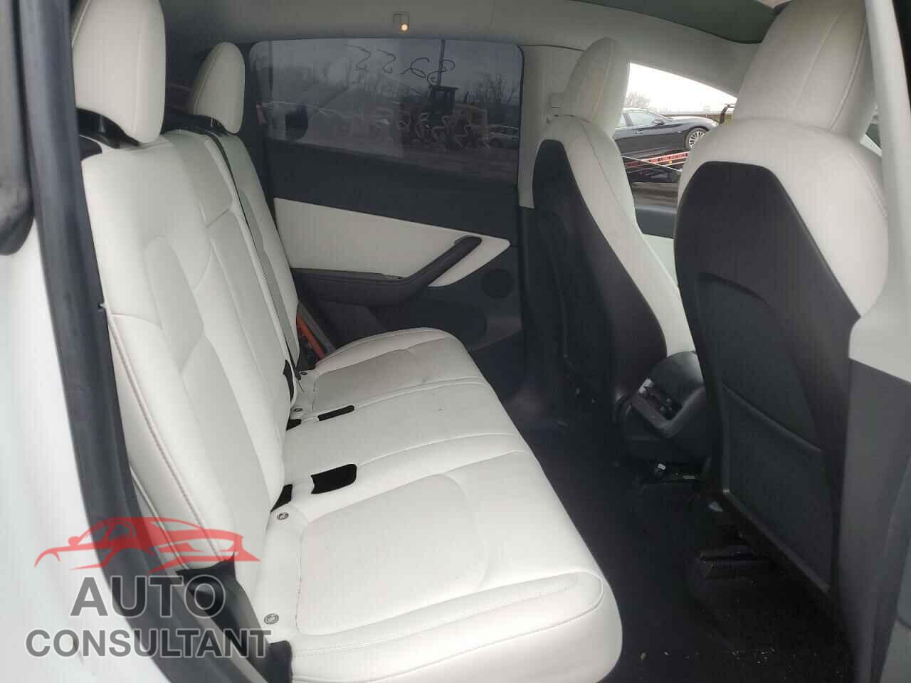 TESLA MODEL Y 2020 - 5YJYGDEEXLF032843