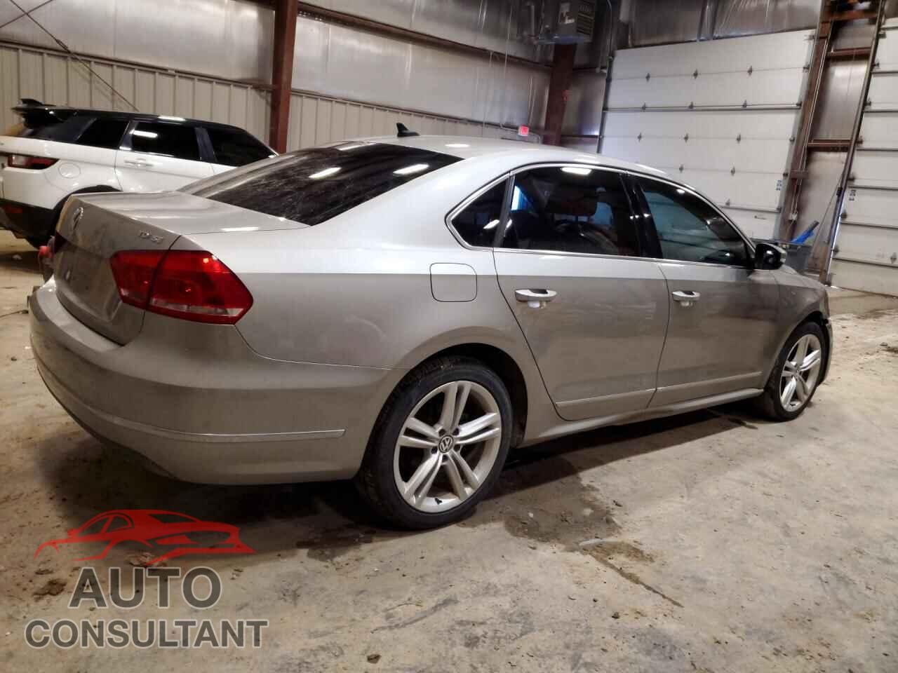VOLKSWAGEN PASSAT 2013 - 1VWBN7A35DC094860
