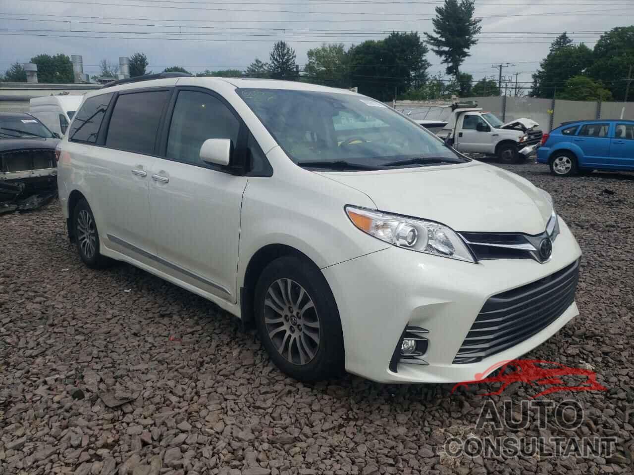 TOYOTA SIENNA 2018 - 5TDYZ3DC0JS937041