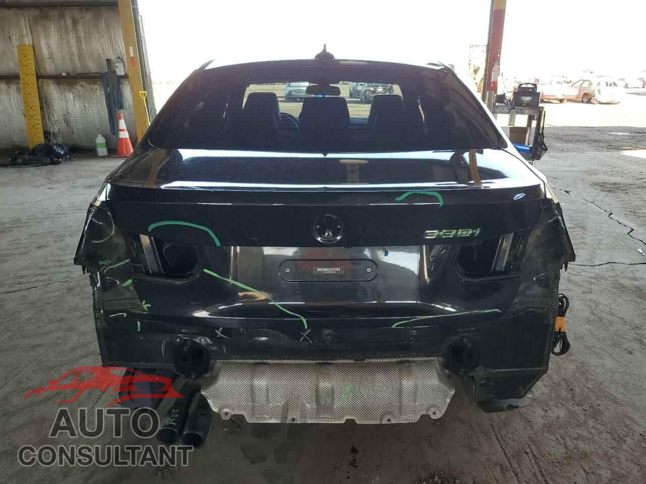 BMW 3 SERIES 2017 - WBA8B9C59HK884512