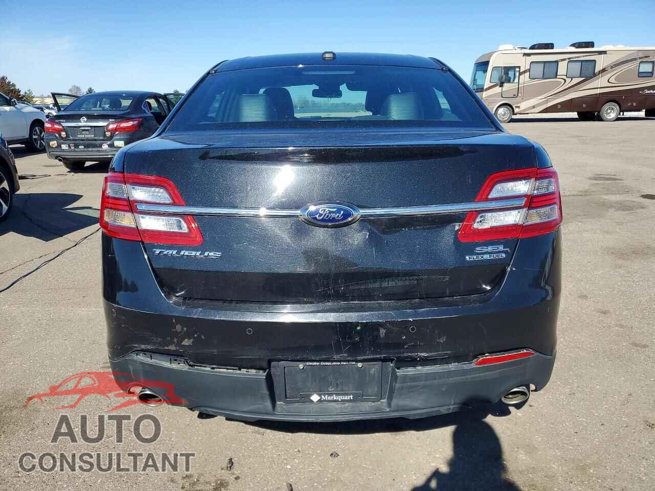 FORD TAURUS 2015 - 1FAHP2E82FG114225