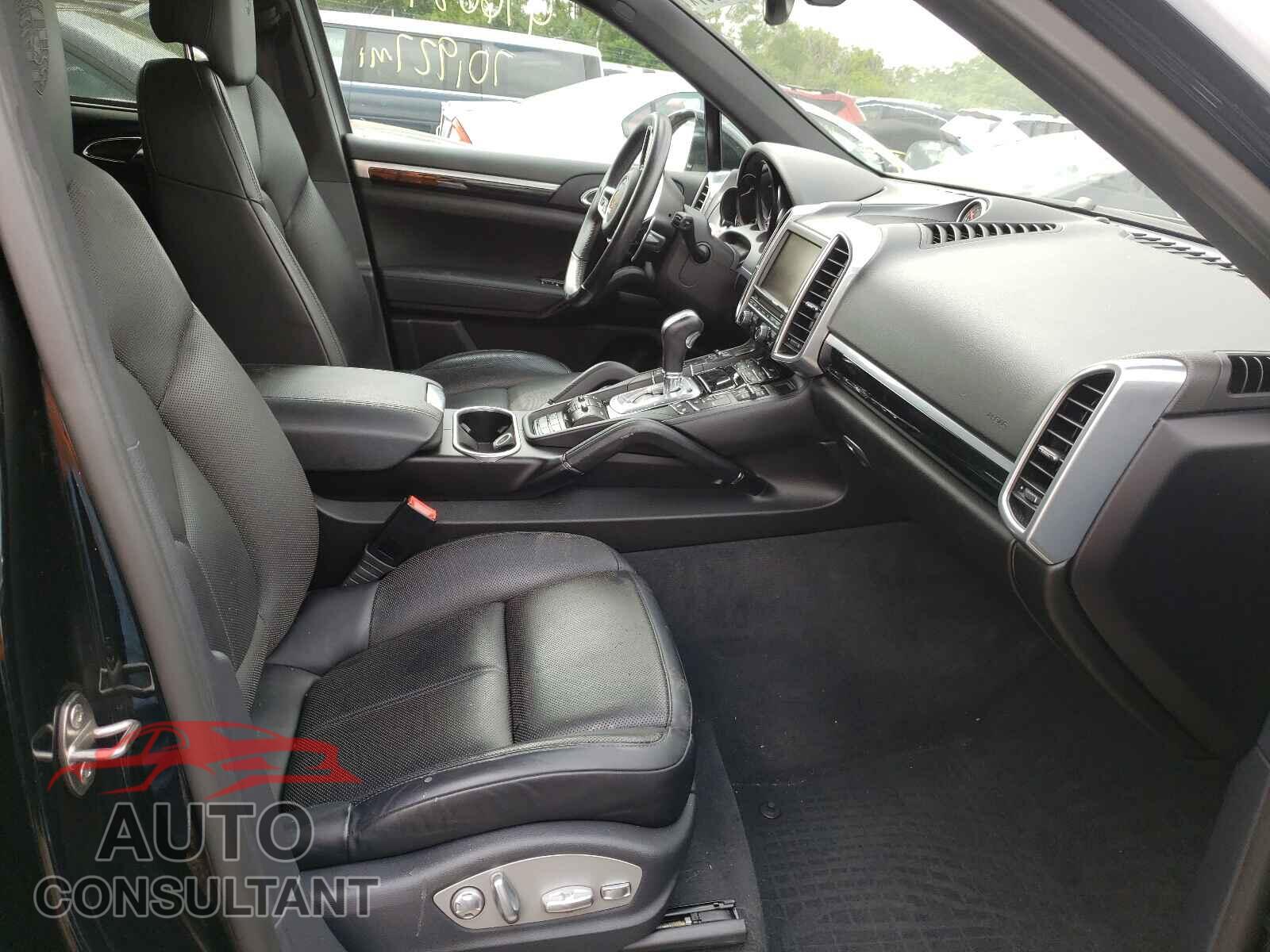 PORSCHE CAYENNE 2016 - WP1AB2A29GLA96051