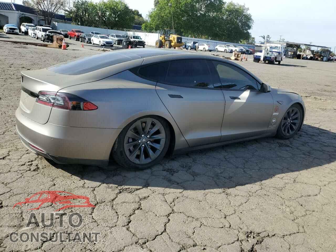 TESLA MODEL S 2014 - 5YJSA1H19EFP55892