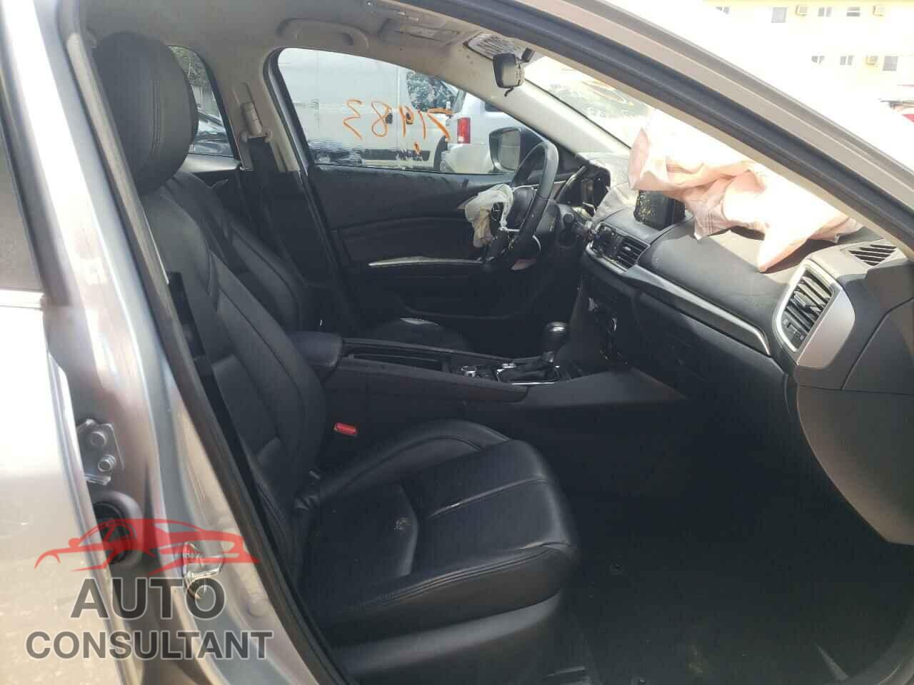 MAZDA 3 2017 - 3MZBN1L70HM121996