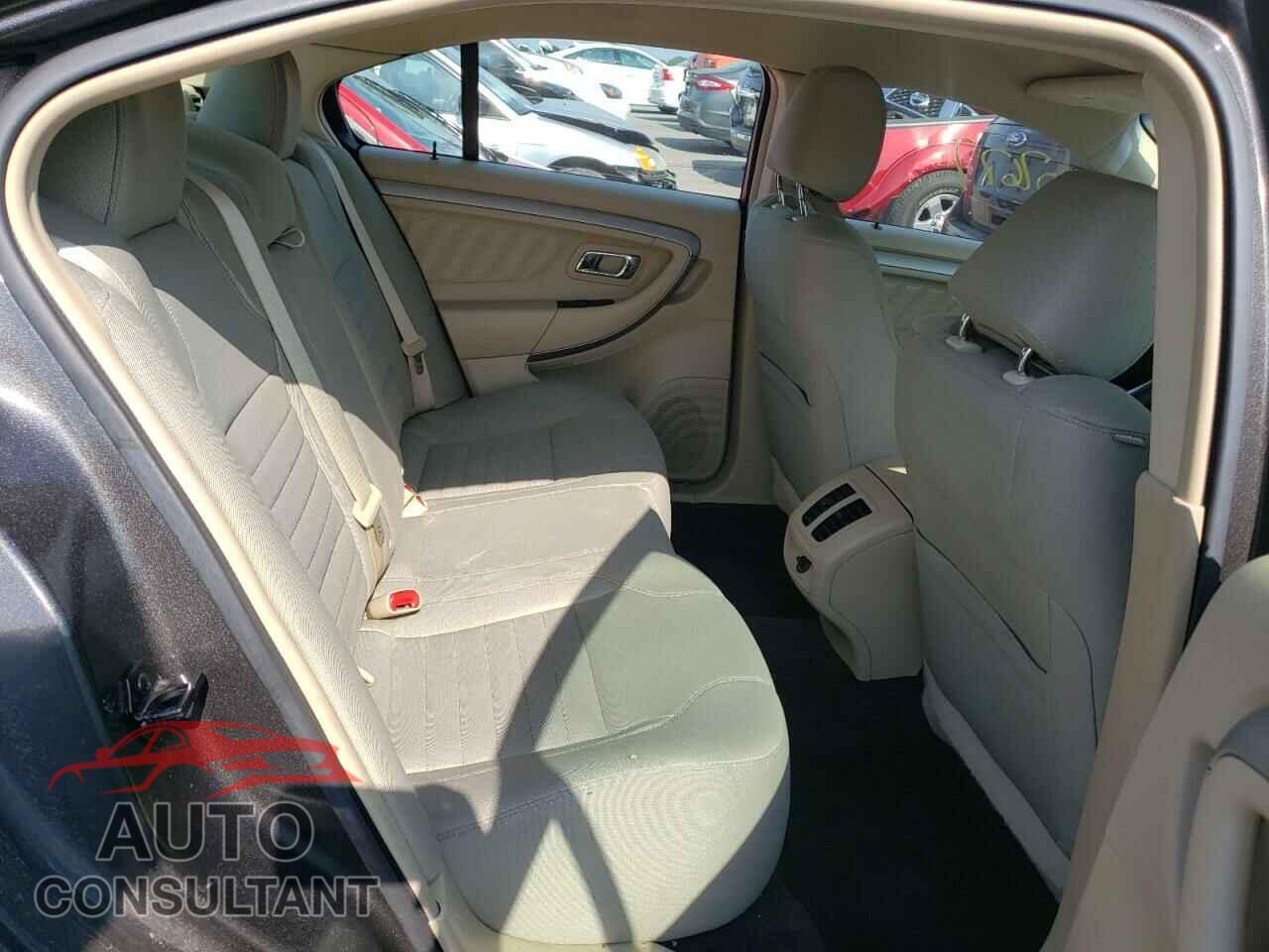 FORD TAURUS 2017 - 1FAHP2D82HG121485