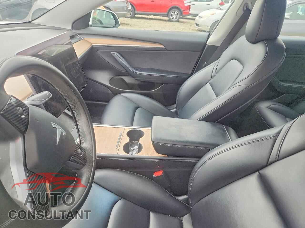 TESLA MODEL 3 2021 - 5YJ3E1EA8MF009526